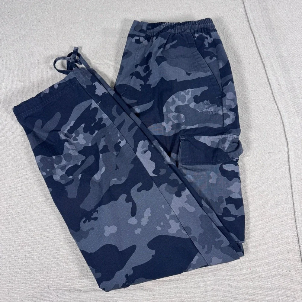 Adidas Cargo Pants Mens Medium Grey Black Camo Good Ripstop IK3535 Trefoil - Picture 1 of 13